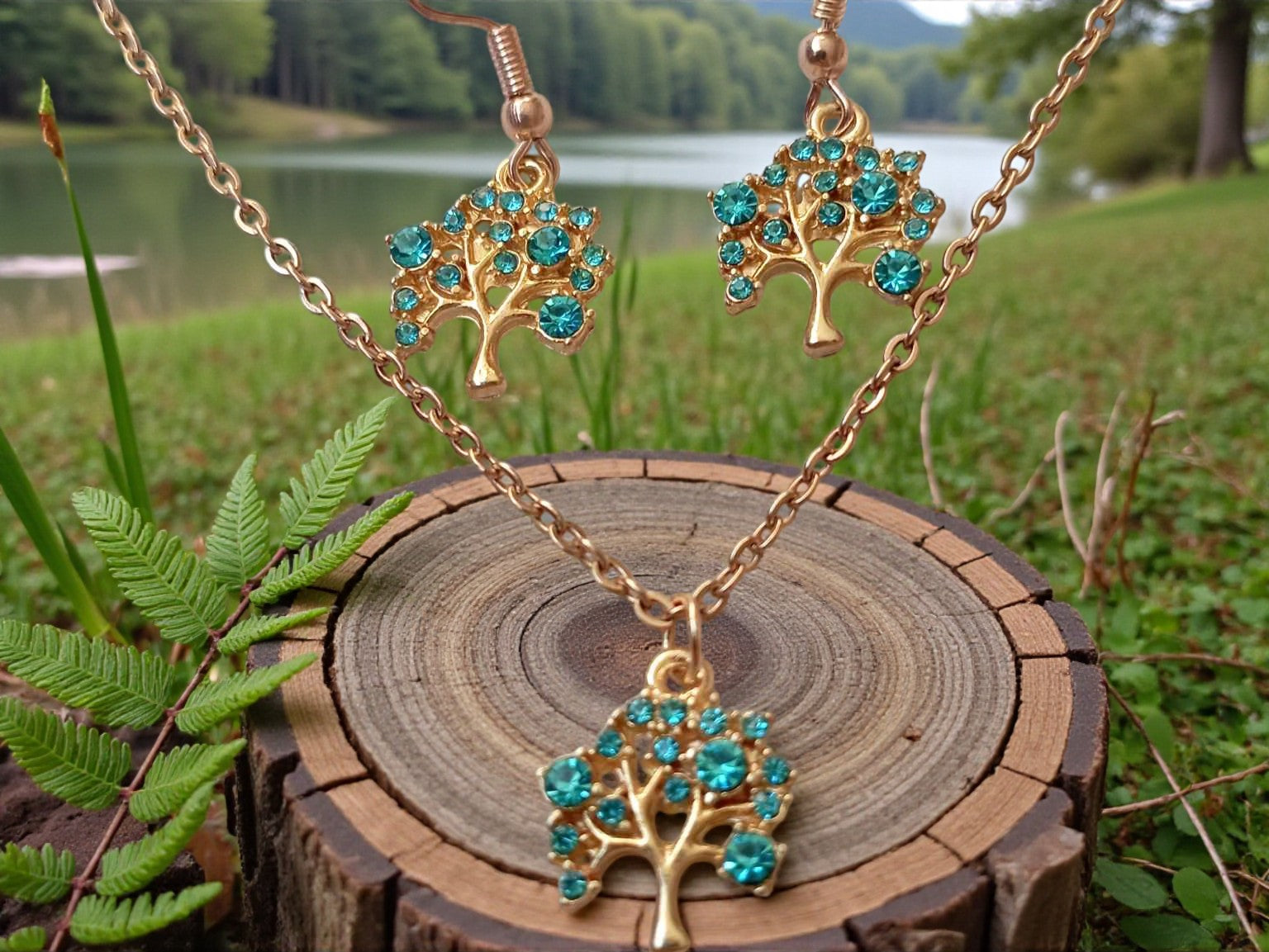 Éclat Azur – parure arbre de vie doré avec strass bleus