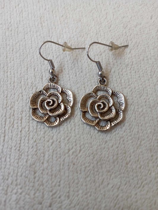 Boucles d'oreilles fleur platine