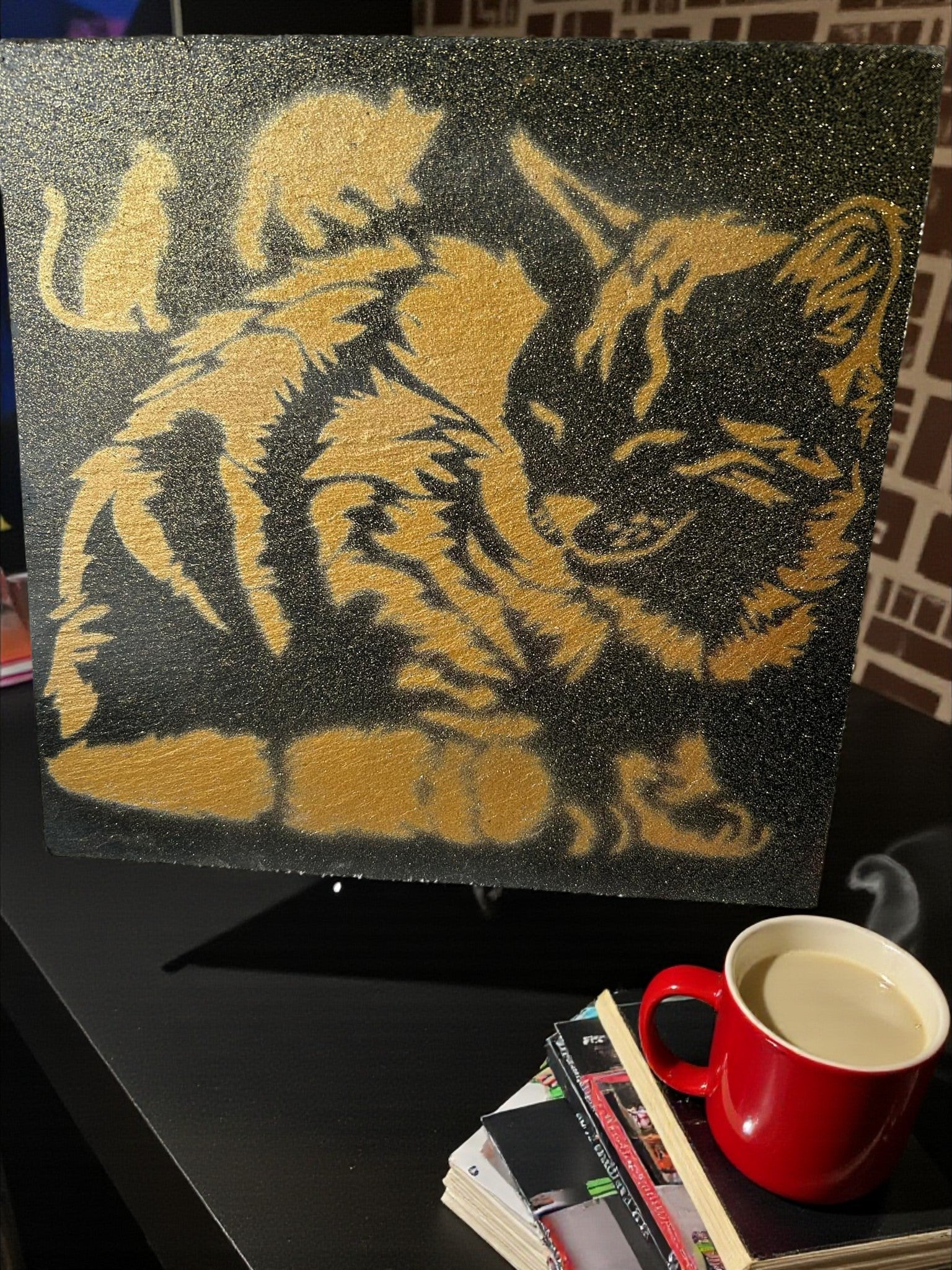 Tendresse Partagée – le chat et ses deux petits