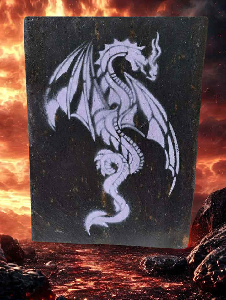 Ardoise déco peinture acrylique dragon de profil

Décoration murale artisanale en ardoise dragon vernie satiné