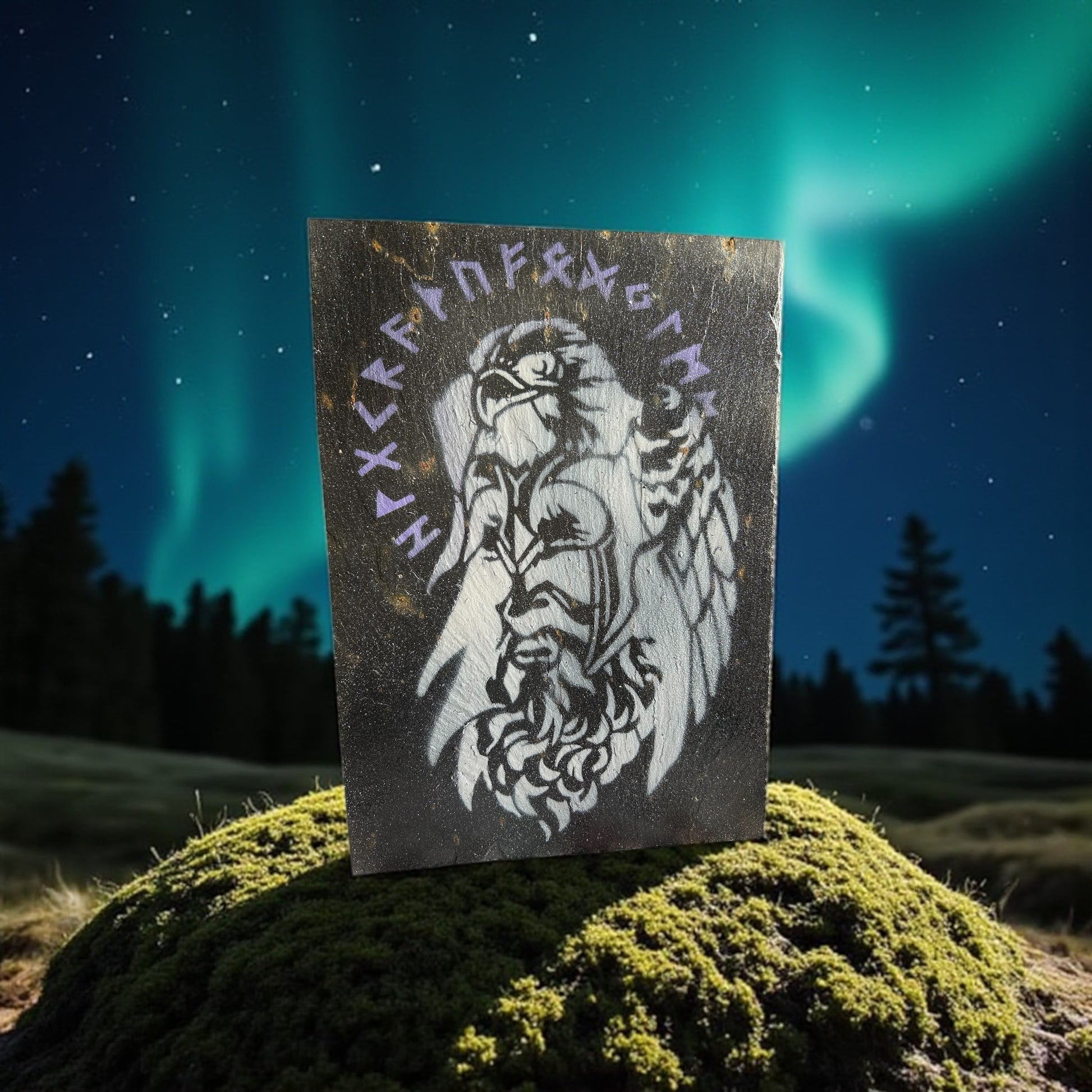 Ardoise peinte avec Odin, aigle et runes vikings en acrylique

Peinture artisanale sur pierre naturelle – dieu Odin et symboles nordiques