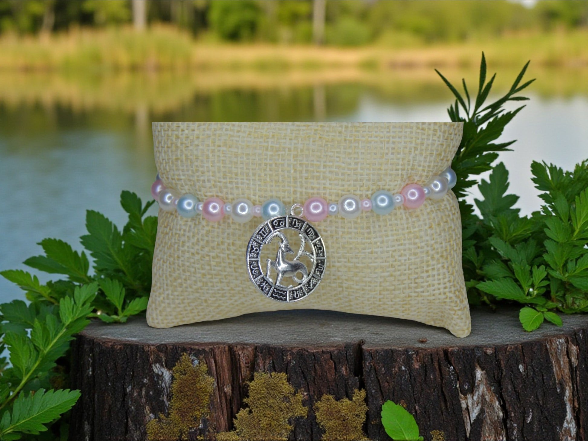 Bijou astrologique Capricorne en perles et plaqué argent

Bracelet élastique personnalisé avec signe astrologique Capricorne