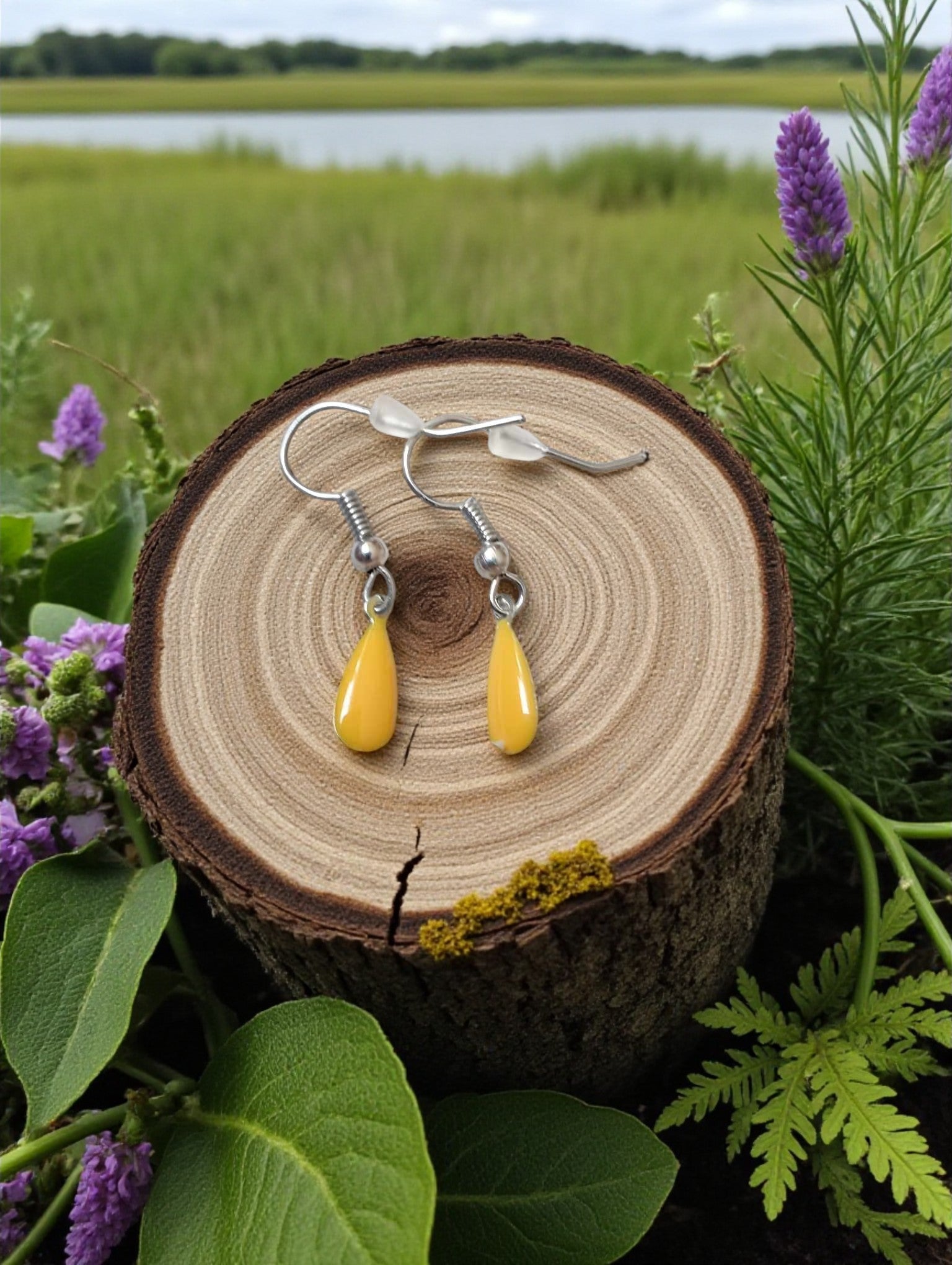 Boucles d’oreilles goutte jaune sur crochet platine
Boucles d’oreilles pendantes jaune éclat sur finition platine
Accessoire mode lumineux en forme de goutte jaune
Bijou fait main goutte jaune sur crochet hypoallergénique