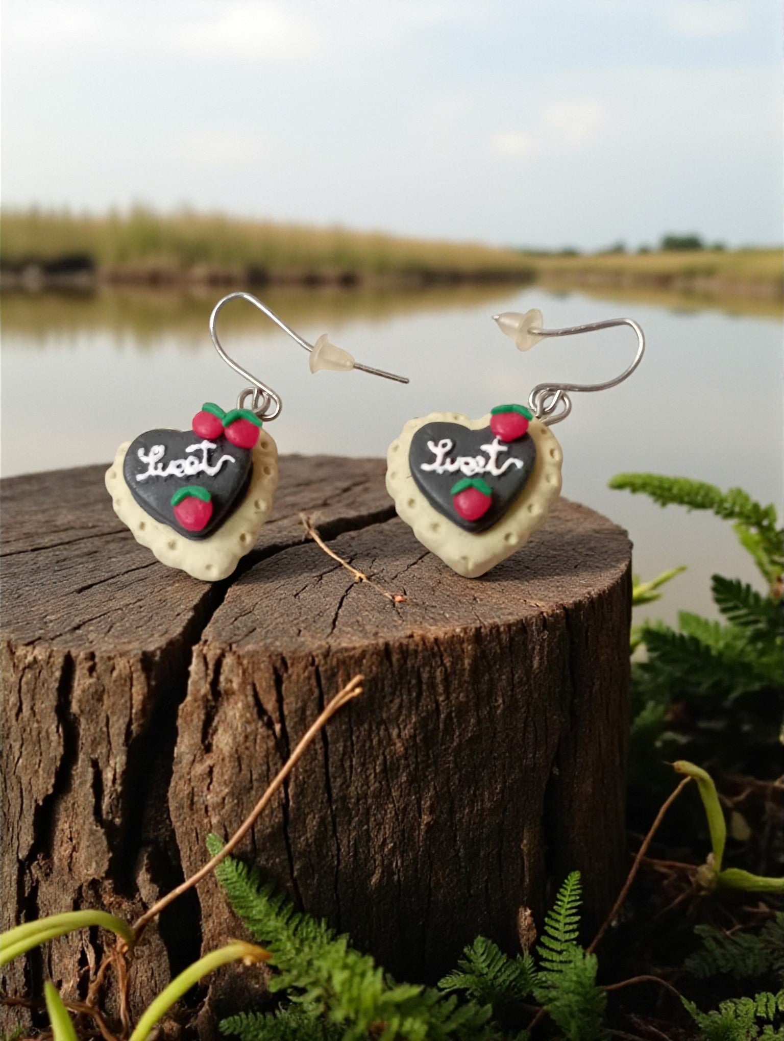 Boucles d’oreilles cœur gourmand en Fimo sur crochet en acier inoxydable

Bijoux fantaisie – boucles cœur sucré en pâte polymère sur crochet inox