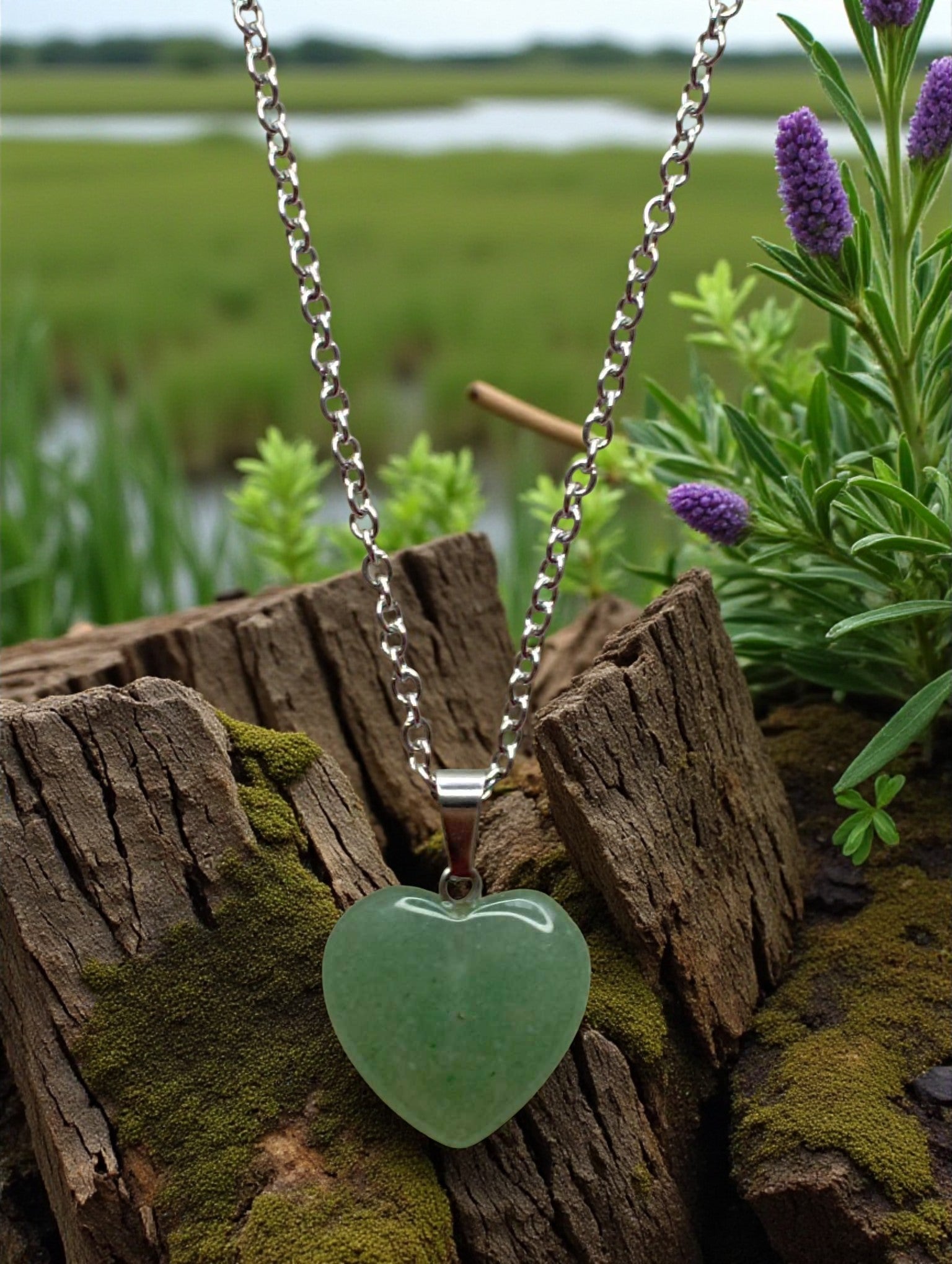 Collier cœur en aventurine sur chaîne fine en acier inoxydable couleur platine

Bijou fantaisie – pendentif cœur aventurine sur chaîne platine hypoallergénique