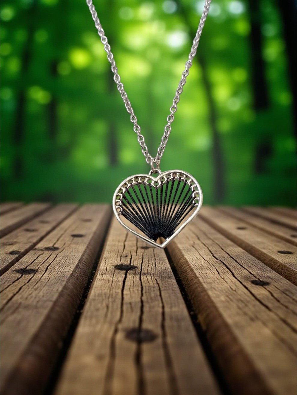 Collier cœur en lien noir sur chaîne fine en acier inoxydable doré"

Bijou fantaisie – pendentif cœur noir sur chaîne dorée hypoallergénique