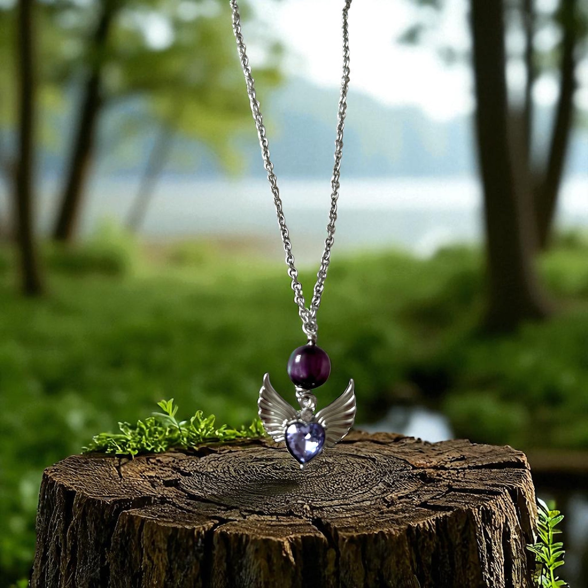 Collier cœur violet avec ailes et perle bicolore pour femme

Bijou fantaisie artisanal – pendentif cœur ailé violet et perle double teinte