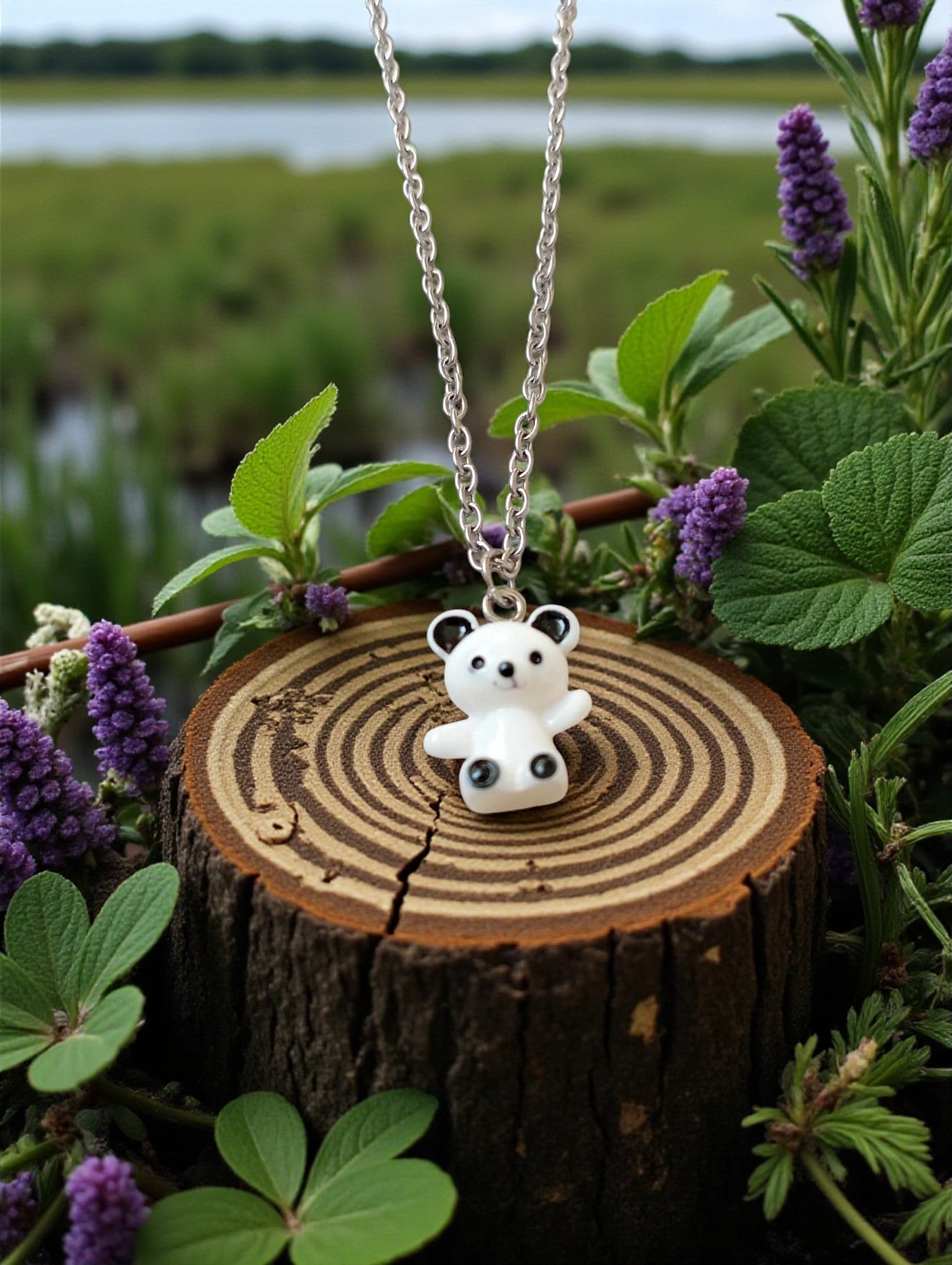 Collier petit panda en résine noir et blanc sur chaîne fine en acier inoxydable couleur platine

Bijou fantaisie – pendentif panda noir et blanc sur chaîne platine hypoallergénique