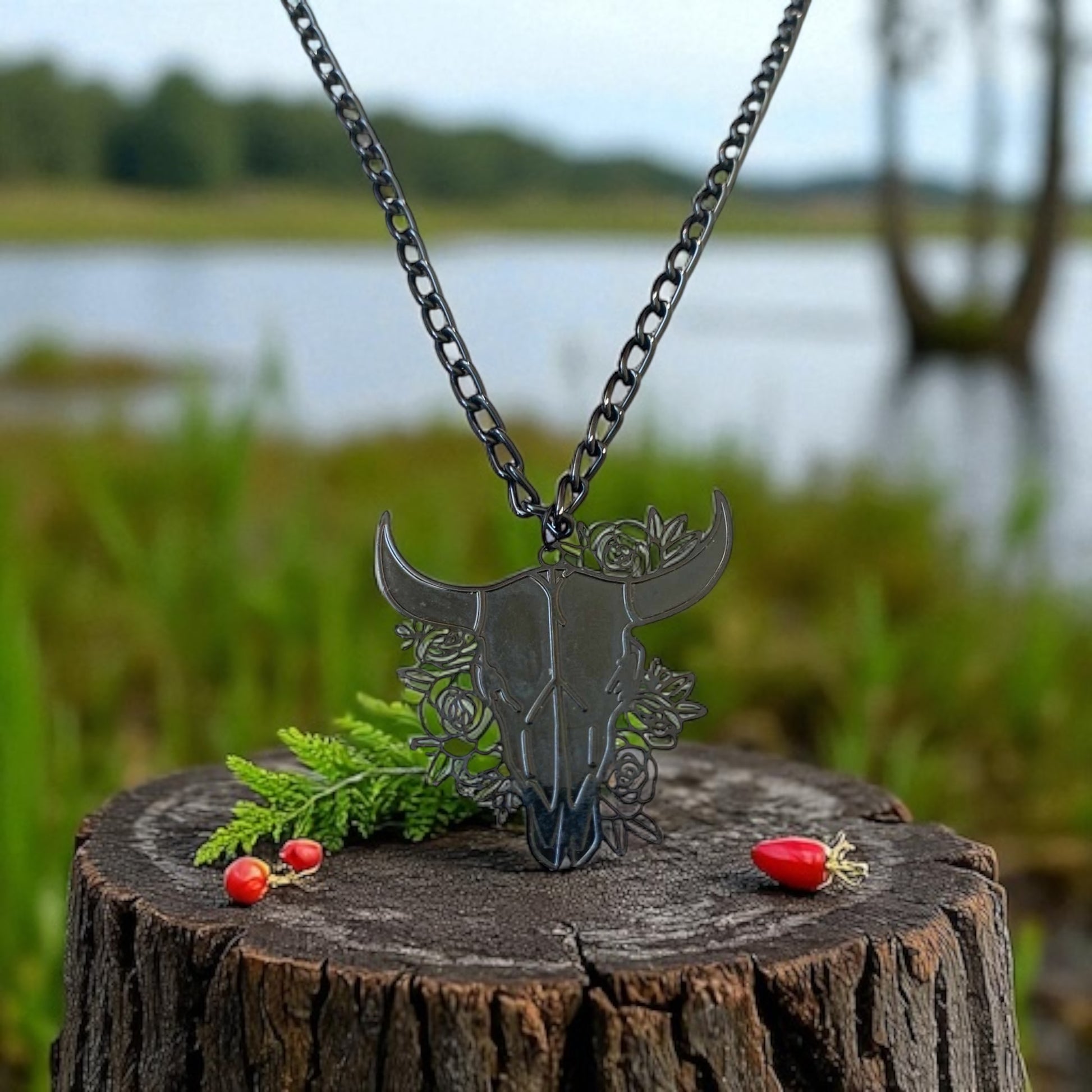 Collier taureau et fleur noire en filigrane sur chaîne fine en aluminium noir inoxydable

Bijou fantaisie – pendentif taureau et fleur noire sur chaîne noire hypoallergénique