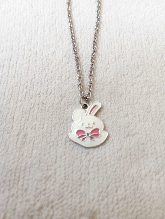 Collier lapin rose